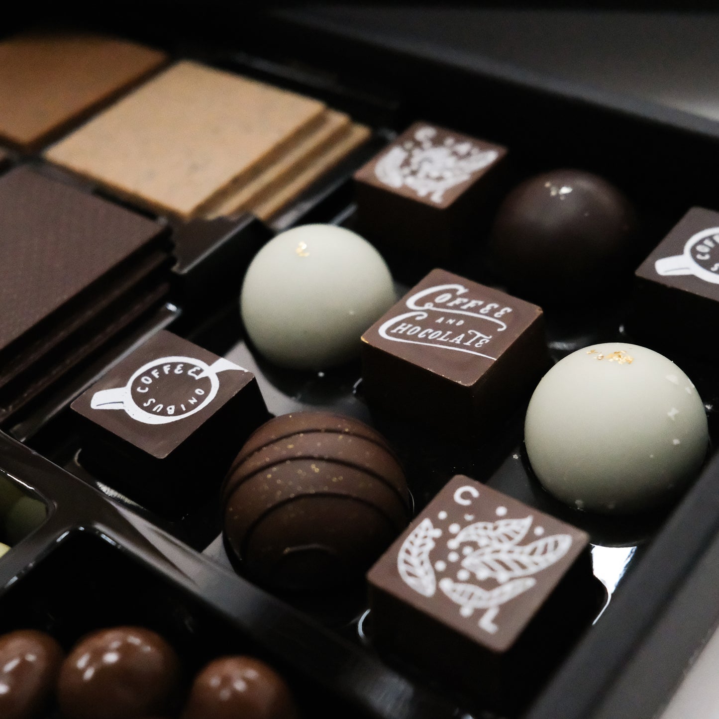 チョコレート オニバスブレンド 贅沢 全種類 アソート モロゾフ バレンタイン ギフト ショコラ クランチ ビーンズチョコレート